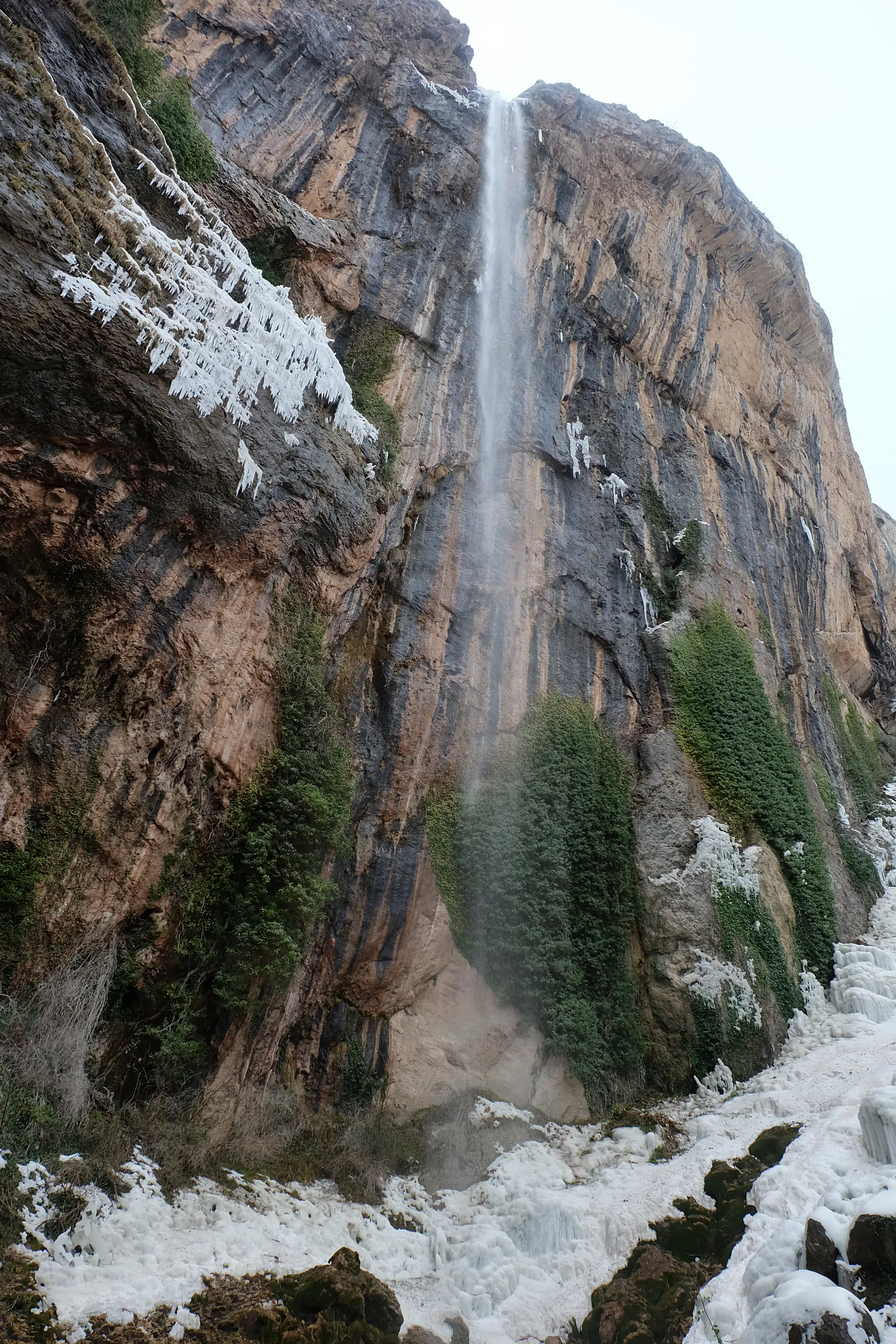 El Chorrón de Viguera o Peña Puerta Viguera.(La Rioja)