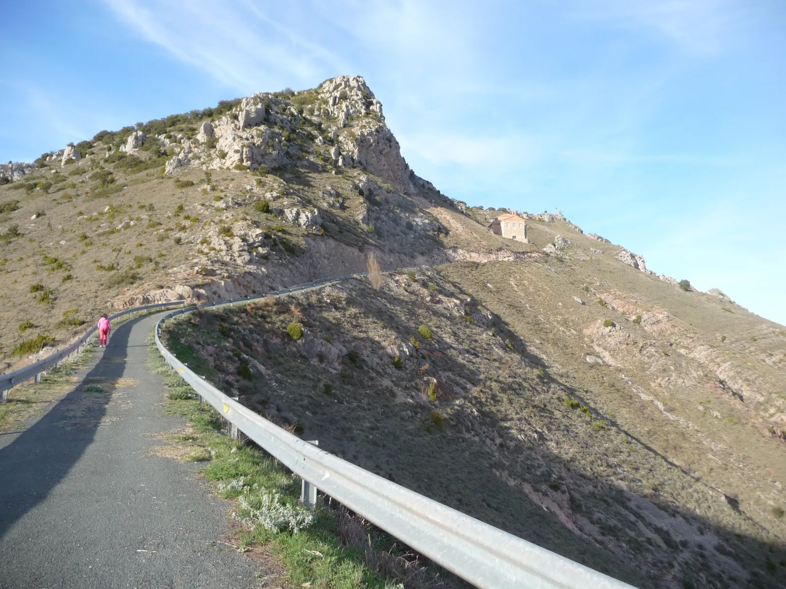 Carretera que nos lleva a la Basílica de Santiago y a la Cruz de Clavijo