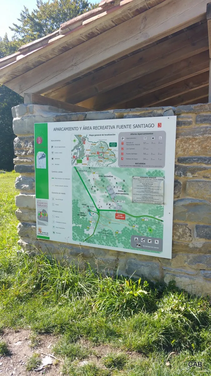Aparcamiento y área recreativa Fuente de Santiago