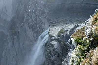 Salto del  Nervión (límite entre las provincias de Burgos y Álava)